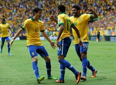 Các cầu thủ Brazil hoàn toàn làm chủ thế trận