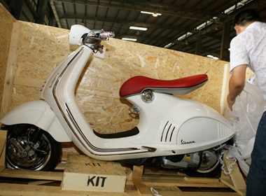 Vespa 946 về Việt Nam cũng là chiếc đầu tiên tại châu Á