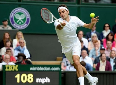 Federer gục ngã trước ngày thi đấu không tưởng của Stakhovsky