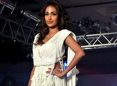 Nữ diễn viên xinh đẹp Bollywood Jiah Khan