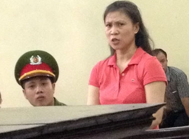 Bị cáo Đinh Thị Tâm tại phiên xử ngày 2/7 (Ảnh: Tâm Lụa)
