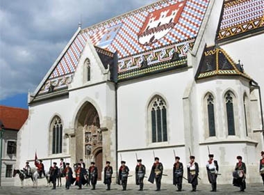 Nhà thờ St. Mark, một điểm tham quan nổi tiếng ở Zagreb