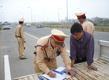 Thay vì lập chốt trên đường từ nay CSGT phải tuần tra lưu động