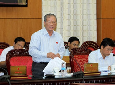Chủ nhiệm Ủy ban Quốc phòng và An ninh của Quốc hội Nguyễn Kim Khoa phát biểu tại phiên họp