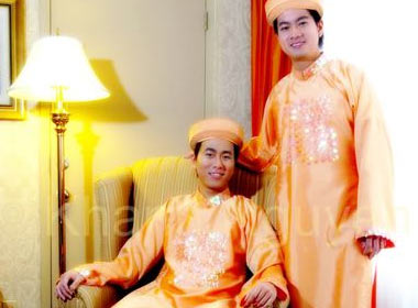 Đám cưới của Đinh Công Khanh và Nguyễn Thái Nguyên diễn ra năm 2006 ở Canada.