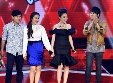 4 vị HLV trên sân khấu The Voice Kids.