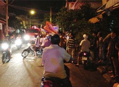 Cả khu dân cư đường số 4 phường Linh Tây náo loạn khi nhiều xe chữa cháy bất ngờ xuất hiện