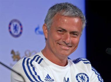 Jose Mourinho chẳng tỏ ra buồn dù Chelsea thất bại