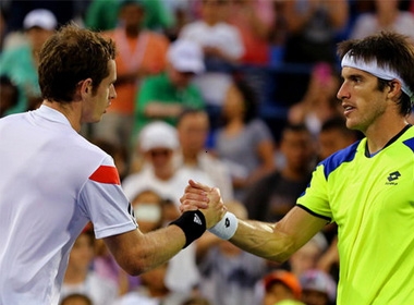 Murray thắng vất vả Leonardo Mayer