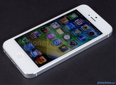 iPhone 5 phải 