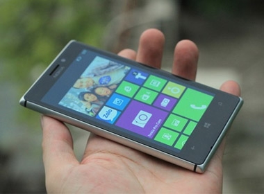 Lumia 925 là smartphone có thiết kế đẹp nhất dòng Lumia