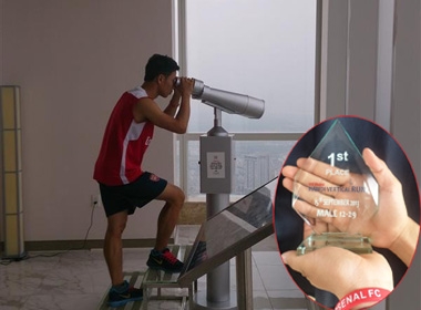 Vũ Xuân Tiến đã hoàn thành thử thách với 72 tầng cầu thang trong 11 phút 40 giây.