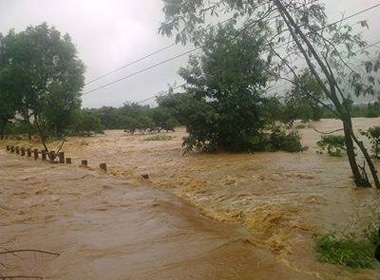 Ngập lụt nghiêm trọng tại địa bàn huyện Ea H'leo (Ảnh Báo Đắk Lắk)