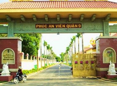 Được xây dựng trên vùng đất cao ráo rộng hơn 18ha, đắc địa về phong thủy, Công viên văn hóa tâm linh Phúc An Viên là nơi an nghỉ cho người đã khuất theo truyền thống người Việt