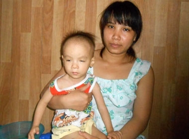 Cháu Quang mới 2 tuổi đã phải sống chung với hàng loạt bệnh hiểm nghèo