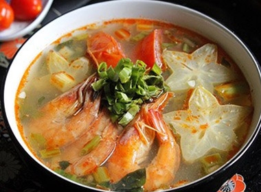 Canh chua tôm nấu khế