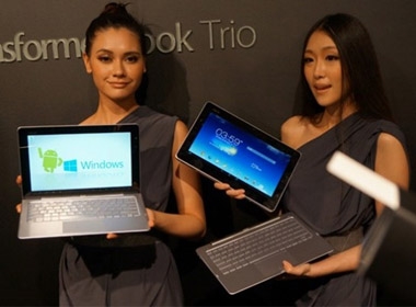 Transformer Book Trio là sự kết hợp của máy tính bảng và laptop, có thể kết nối với màn hình lớn để sử dụng như một máy tính để bàn