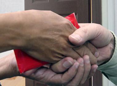 Bắt một phóng viên nhận hối lộ (Ảnh minh họa)