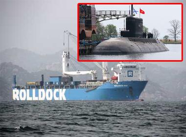 Tàu vận tải hạng nặng Rolldock Sea thuộc sở hữu Công ty Rolldock ở Cam Ranh