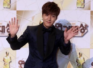 Lee Min Ho trên thảm đỏ