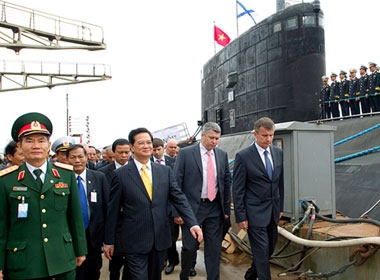 Thủ Tướng Nguyễn Tấn Dũng thăm tàu ngầm Kilo Hà Nội