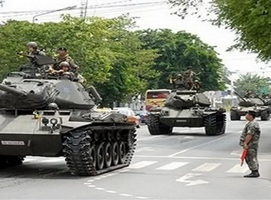 Xe tăng của quân đội Thái Lan đã tiến vào thủ đô Bangkok