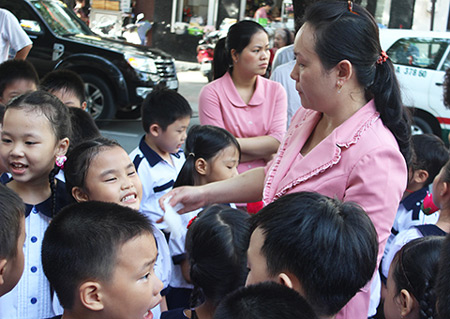 Trường Tiểu học Nguyễn Bỉnh Khiêm (Q1) có mức thưởng tết 7 triệu đồng/ người