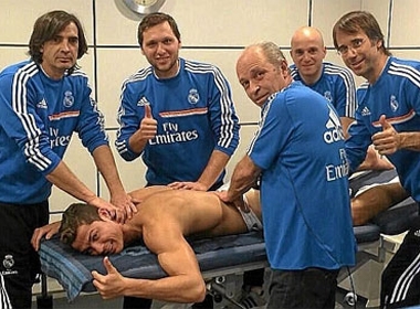 Ê-kíp săn sóc viên - vật lý trị liệu được Ronaldo đánh giá rất cao. Ảnh: Marca.