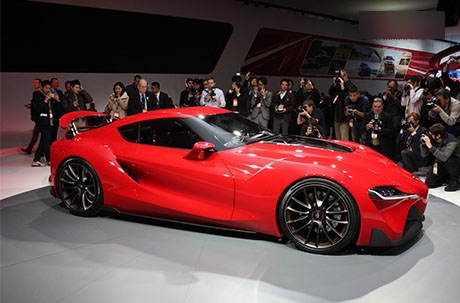 Toyota FT-1 concept nhận được nhiều sự quan tâm của truyền thông và khách tham quan