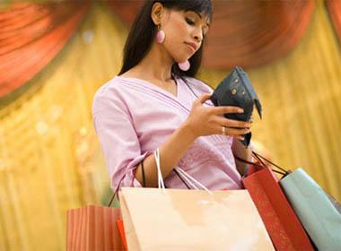 Lúc nào mình cũng cho dư giả, và nếu chồng muốn mua gì, làm gì chỉ cần nói