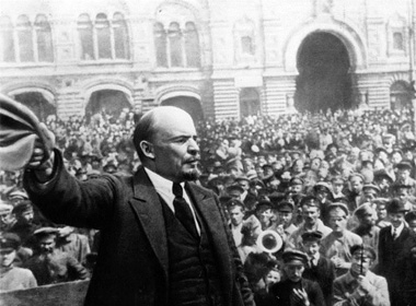 Vladimir Ilyich Lenin (sinh ngày 22/4/1870, mất ngày 21/1/1924) là lãnh tụ Đảng cộng sản vĩ đại của người dân Liên Xô. Ông đã trực tiếp chỉ đạo cuộc khởi nghĩa vũ trang tháng 10