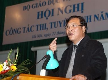 Bộ trưởng Phạm Vũ Luận phát biểu chỉ đạo tại Hội nghị Công tác thi, tuyển sinh năm 2013