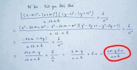 Bằng sự kết hợp giữa toán học và tình yêu, bài toán rút gọn biểu thức đã khiến dân mạng thích thú bởi cho ra đáp số kỳ lạ: em yêu anh. 
