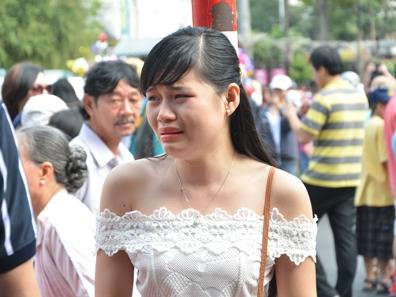 Một nạn nhân của nạn móc túi tại đường hoa Nguyễn Huệ