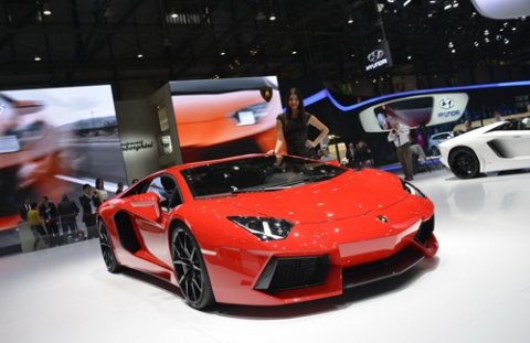 Lamborghini Aventador LP 700-4 là siêu xe 2 cửa, hai chỗ chào thế giới vào ngày 28/2/2011 tại Geneva Motorshow