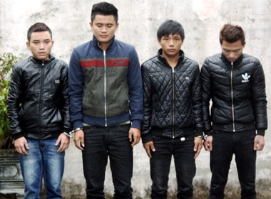Bốn đối tượng đang bị tạm giữ tại cơ quan Công an huyện Nghi Lộc