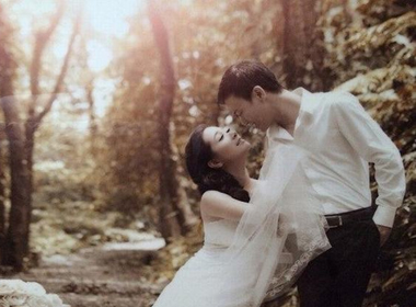 Rò rỉ bức ảnh cưới của cặp đôi Thanh Thanh Hiền, Chế Phong