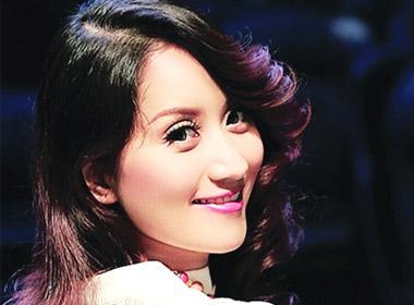 Kiện tướng dance sport Khánh Thi.