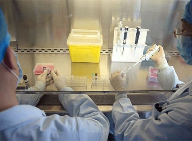  Vaccine phòng chống cúm H7N9 đang được giao nộp cho cơ quan kiểm soát thuốc của Trung Quốc để tiến hành thử nghiệm. 