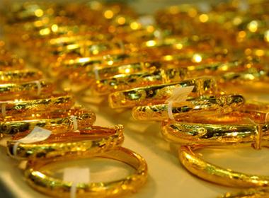 Hôm nay, giá vàng liên tục đảo chiều.