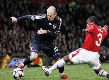 Bayern của Robben (trái) đã loại Man Utd ở tứ kết năm 2010.
