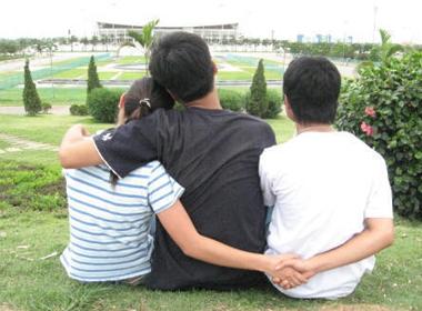 Cô gái 'bắt ca hai tay' hại đời 2 chàng trai. (Ảnh minh họa)