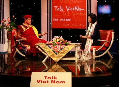 Đức Pháp Vương Gyalwang Drukpa tham dự chương trình Talk Việt Nam vào năm 2011