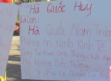 Gia đình nạn nhân Thanh đến nhà ông Nam đòi tiền bồi thường trong vụ tai nạn giao thông vào sáng 31/3