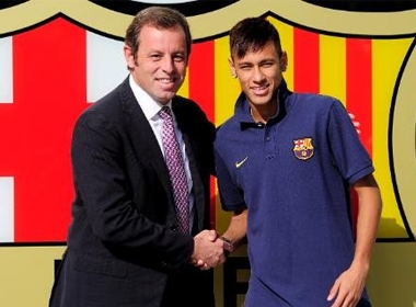 Barca liên tiếp bị điều tra vấn đề chuyển nhượng sau bản hợp đồng của Neymar. Ảnh: ESPN