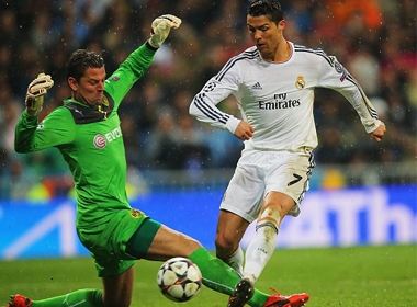Ronaldo cùng đồng đội đã có trận đấu thăng hoa trên sân nhà