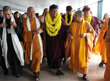  Pháp Vương Gyalwang Drukpa rạng rỡ chào Việt Nam