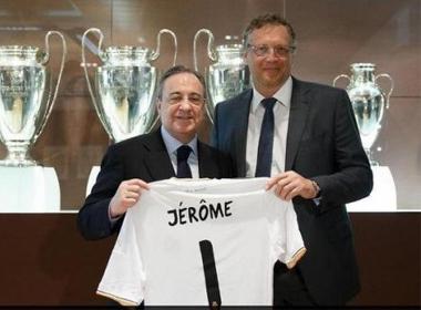 Chủ tịch Perez (trái) và Tổng thư ký FIFA Jerome Valcke trong buổi gặp cách đây 2 tuần.