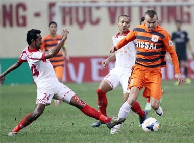 Cầu thủ V.Ninh Bình trong trận gặp Kelantan tại AFC Cup.