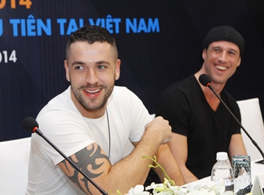 Shayne Ward tại buổi họp báo